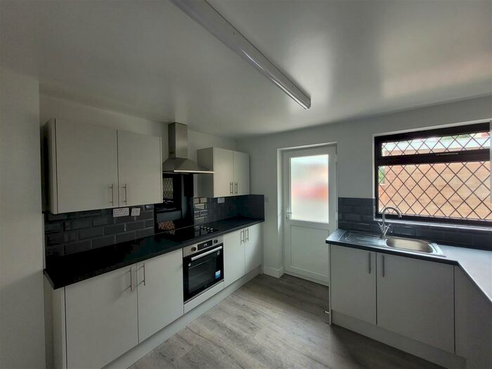 2 Bedroom Flat To Rent In London Road, Coalville, Leicestershire, LE67