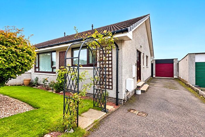 3 Bedroom Bungalow For Sale In Drumbeg Crescent, Lhanbryde, Elgin, Moray, IV30