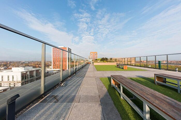 1 Bedroom Flat To Rent In Zest House, Beechwood Road, E8