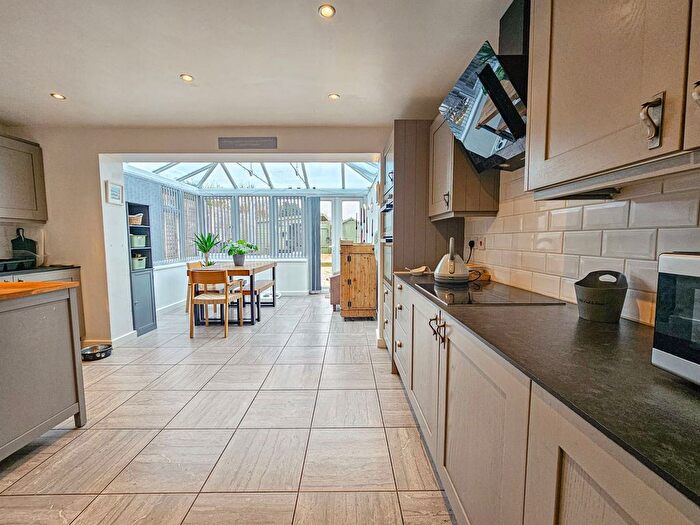 3 Bedroom End Of Terrace House For Sale In Donnington Avenue, Coventry, CV6