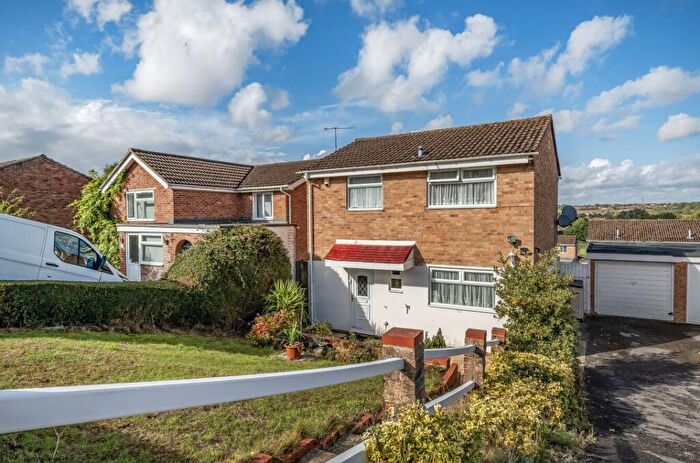 3 Bedroom Detached House For Sale In Sherford Road, Haydon Wick, Swindon, SN25