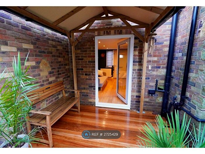 1 Bedroom Flat To Rent In Oakridge House, Uckfield, TN22