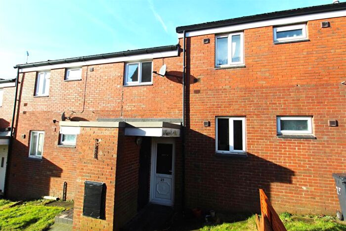 2 Bedroom Flat To Rent In Kemble Close, Horwich, BL6