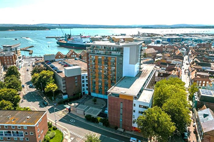 2 Bedroom Flat To Rent In High Street, Poole, BH15