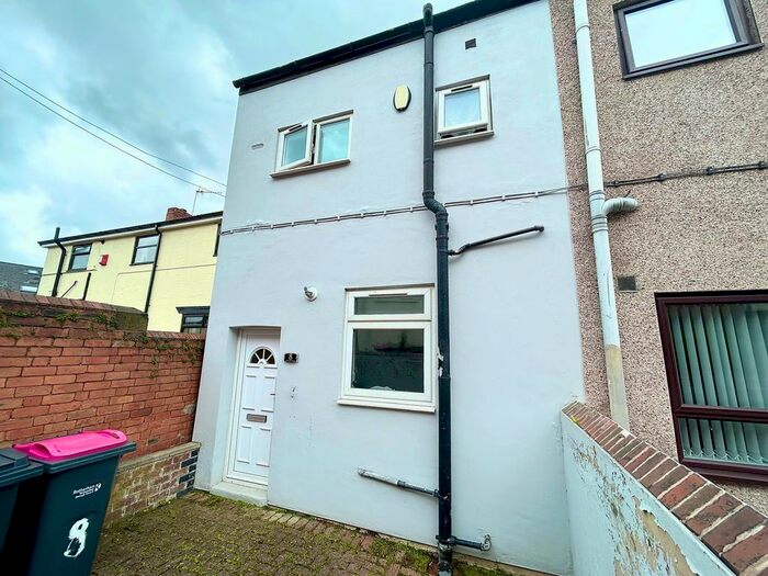 2 Bedroom Terraced House To Rent In Station Road, Catcliffe, Rotherham, S60