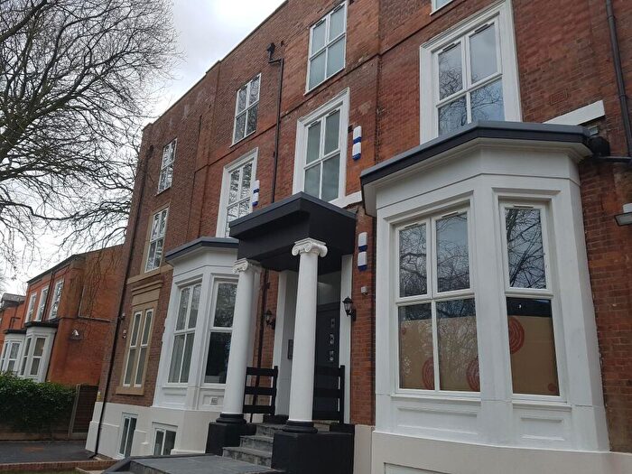 3 Bedroom Apartment To Rent In Flat, Wynnstay Grove, Manchester, M14