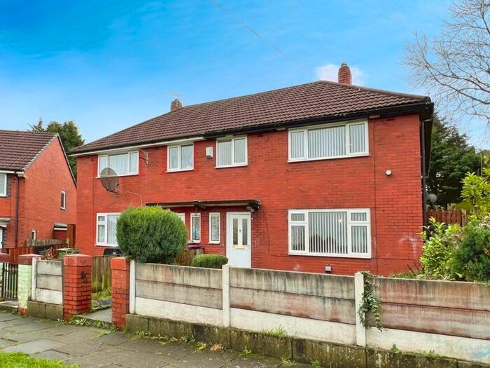 3 Bedroom Semi-Detached House To Rent In Red Lane, Breightmet, Bolton, BL2