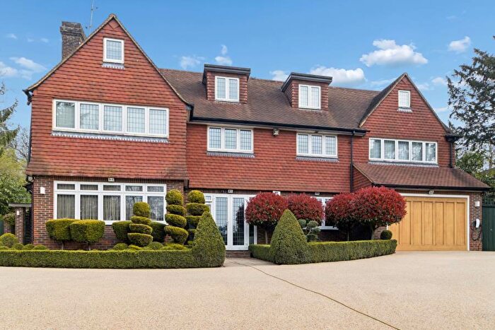 5 Bedroom Detached House To Rent In South View Road, Pinner, HA5