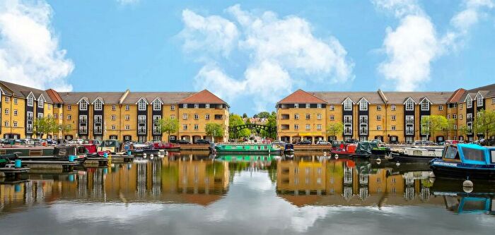 2 Bedroom Apartment To Rent In Evans Wharf, Apsley Lock, HP3