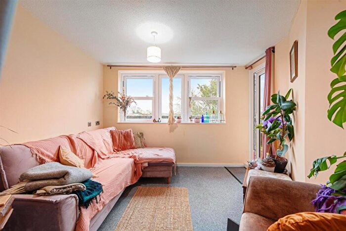 1 Bedroom Flat For Sale In Friar Mews, London, SE27