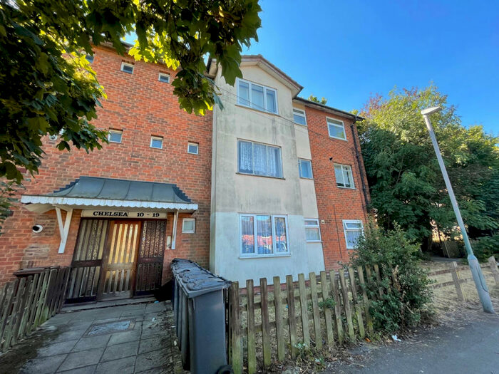 Studio To Rent In Chilvers Grove, Birmingham, West Midlands, B37
