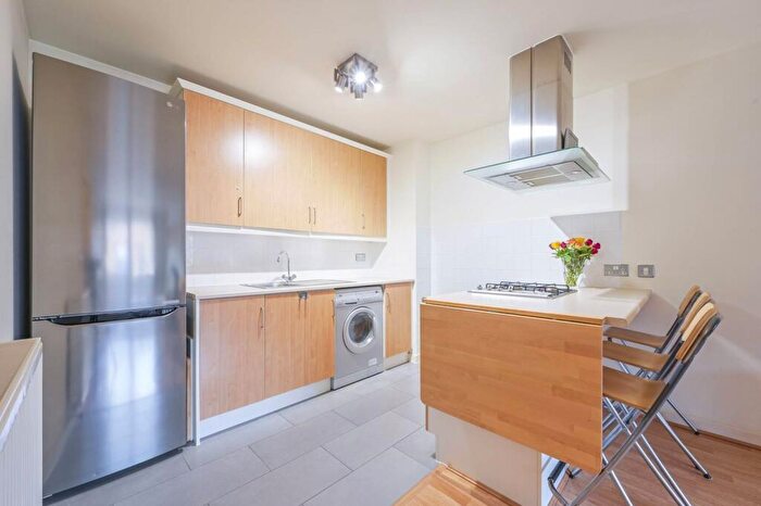 1 Bedroom Flat For Sale In Ferry Street, Isle Of Dogs, London, E14