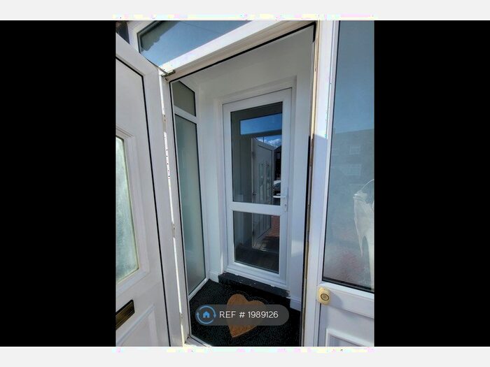 3 Bedroom Semi-Detached House To Rent In Sherwood Avenue, Droylsden, Manchester, M43