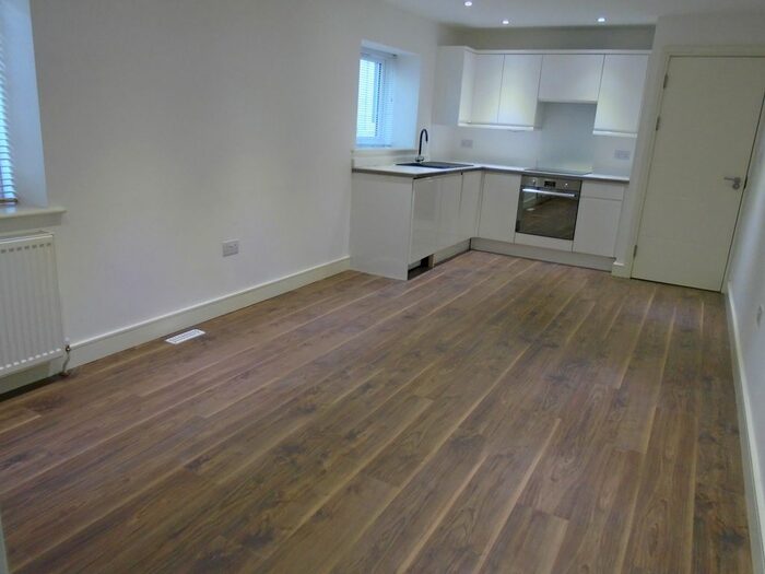 1 Bedroom Flat To Rent In Victoria Road, Exmouth, EX8