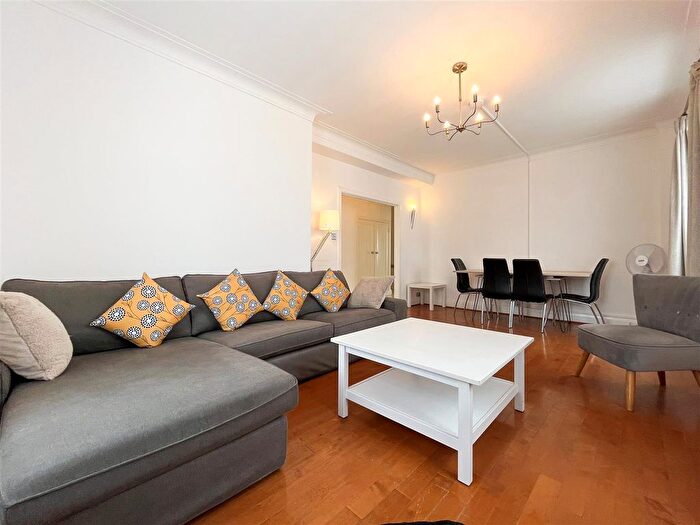 4 Bedroom Flat To Rent In Fursecroft, Marylebone, W1H