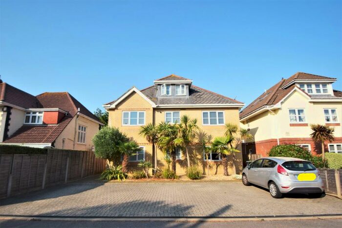 2 Bedroom Flat To Rent In Southbourne, BH6