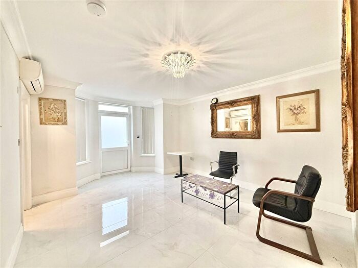 1 Bedroom Flat To Rent In The Mall, Ealing Broadway, London, W5