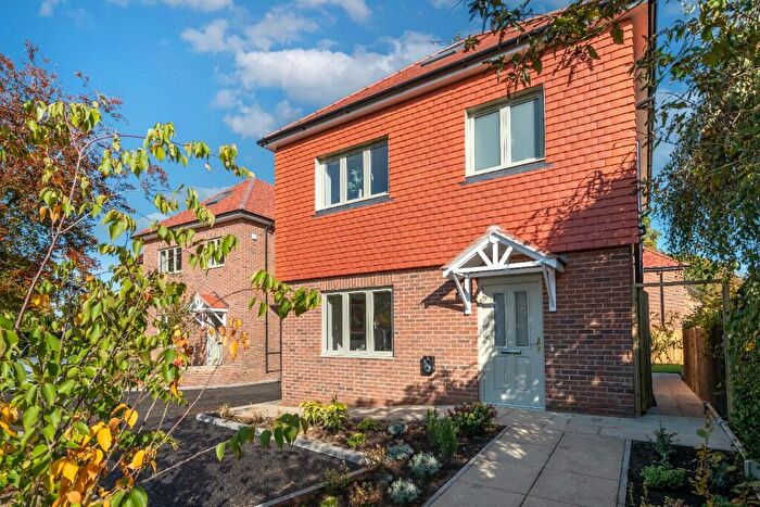 4 Bedroom Detached House For Sale In Weatherhill Road, RH6