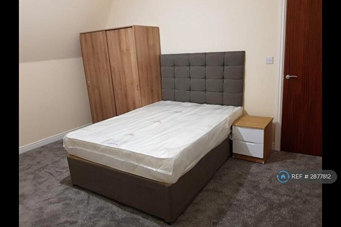 2 Bedroom Flat To Rent In Alexandra Road South, Manchester, M16