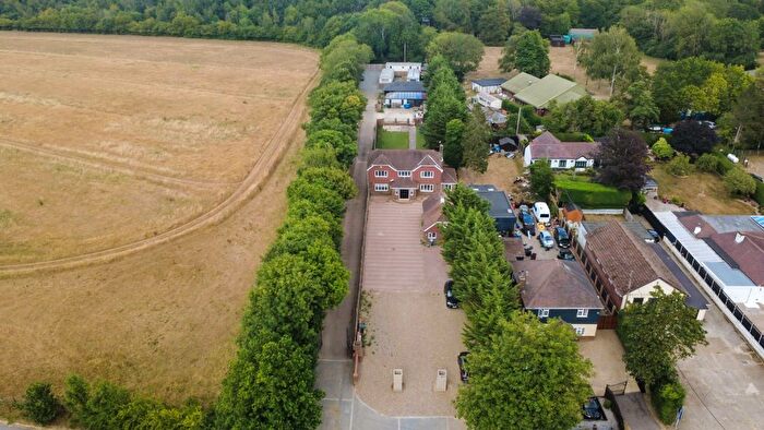 4 Bedroom Detached House For Sale In Wrotham Road, South Street, Meopham, Gravesend, DA13