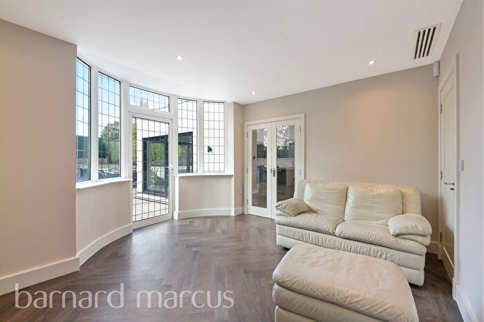 6 Bedroom Property To Rent In Woodcote Road, Wallington, SM6