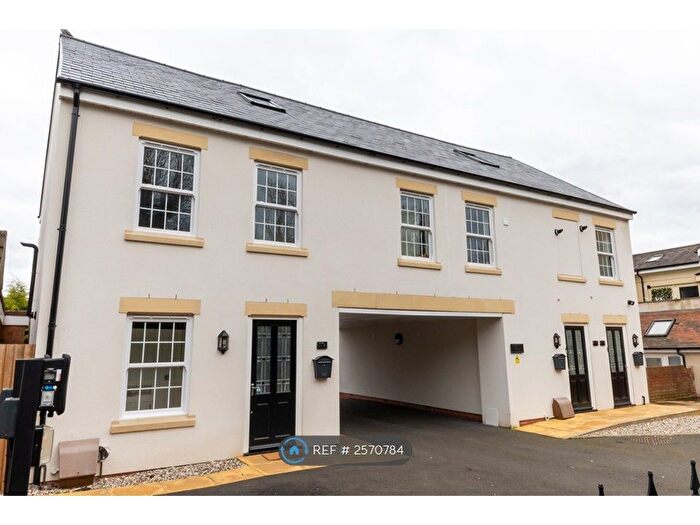 2 Bedroom Maisonette To Rent In Red Hill Mews, Stourbridge, DY8