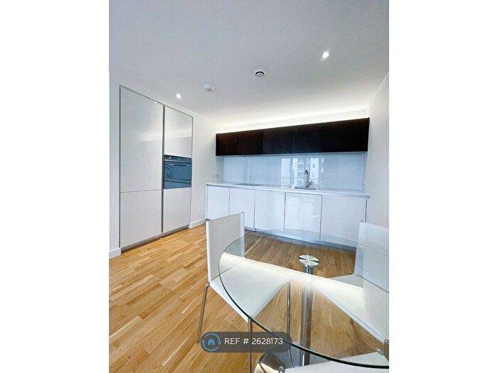 1 Bedroom Flat To Rent In Pump House Crescent, Brentford, TW8
