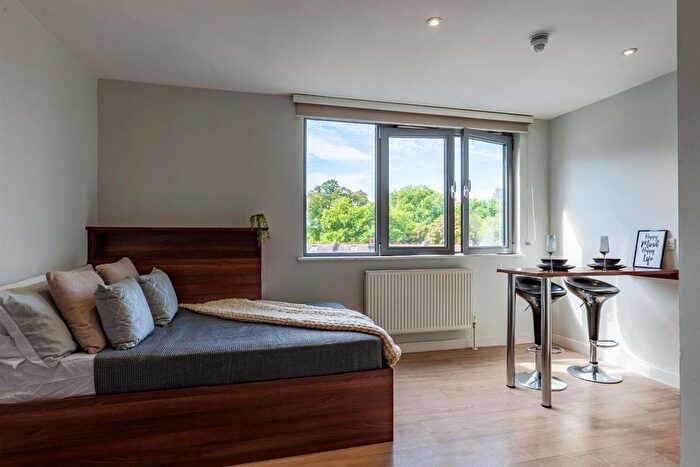 Studio To Rent In The Grove, London, W5