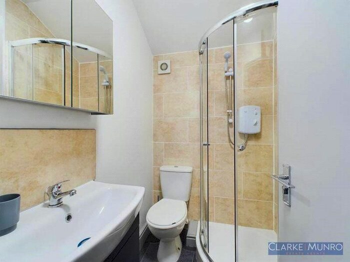 3 Bedroom Detached House To Rent In Stowe Street, Middlesbrough, TS1