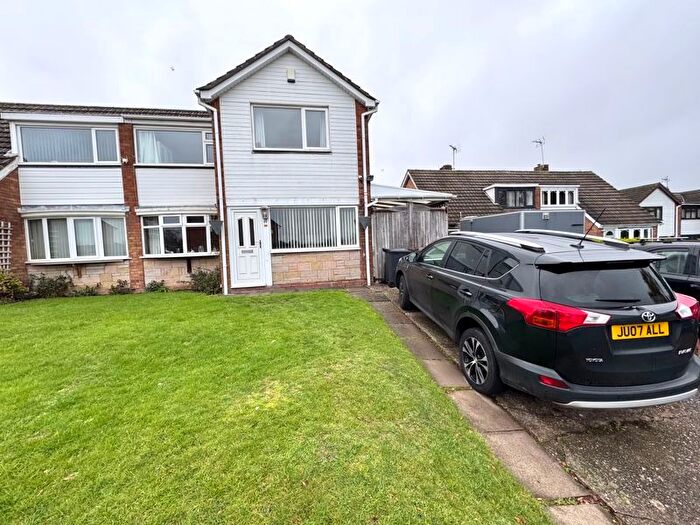 4 Bedroom Semi Detached House For Sale In Silver Walk, Nuneaton, CV10