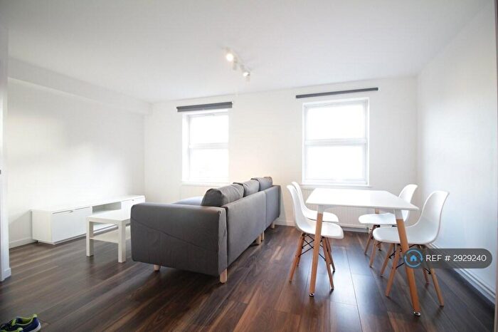 2 Bedroom Flat To Rent In Barker Drive, London, NW1