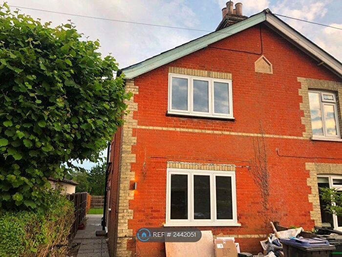 3 Bedroom Semi-Detached House To Rent In Gladstone Cottages, West End Woking, GU24