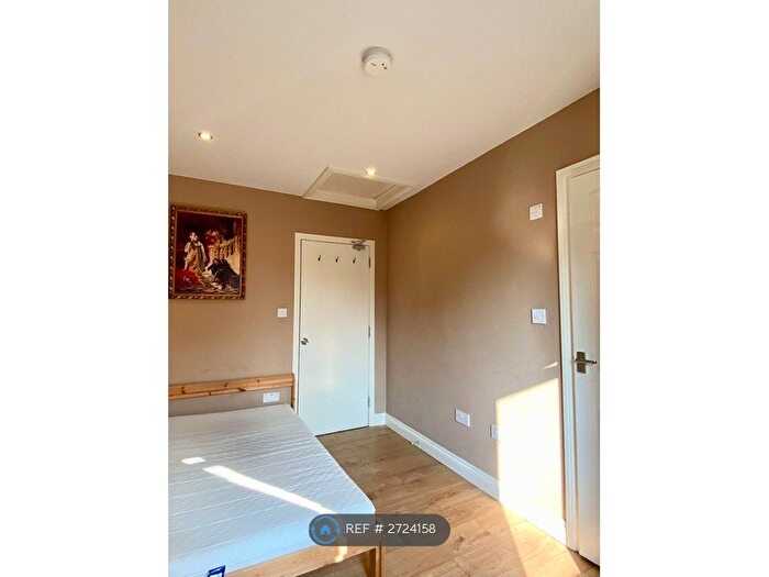 5 Bedroom Semi Detached House To Rent In Mayfield Road, Southampton, SO17