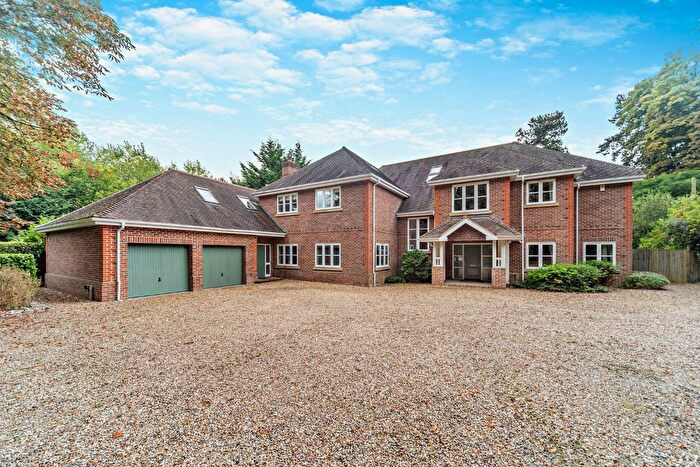 8 Bedroom Detached House For Sale In Flowers Hill, Pangbourne, Berkshire, RG8