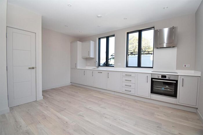 2 Bedroom Maisonette To Rent In South Way, Cirencester, GL7