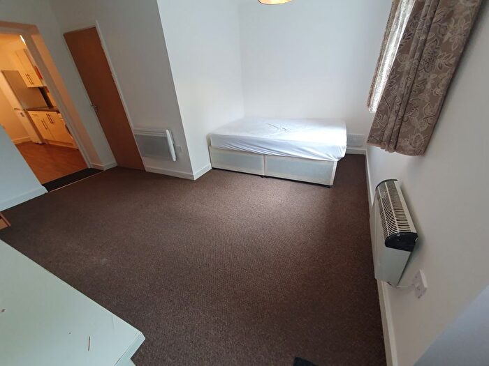 1 Bedroom Flat To Rent In North Luton Place, Roath, Cardiff, CF24