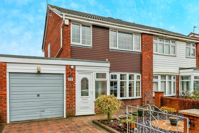 3 Bedroom Semi-Detached House For Sale In Amersham, Skelmersdale, Lancashire, WN8
