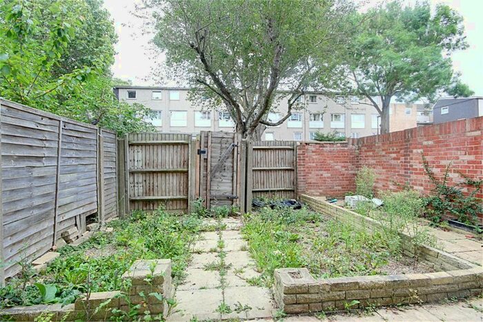 3 Bedroom Flat To Rent In Agricola Place, Enfield, Middlesex, EN1