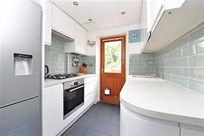 1 Bedroom Flat To Rent In Graham Road, Wimbledon, London, SW19