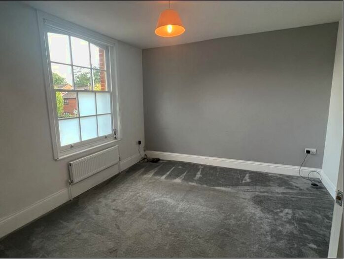 2 Bedroom Maisonette To Rent In Crowthorne, Berkshire, RG45