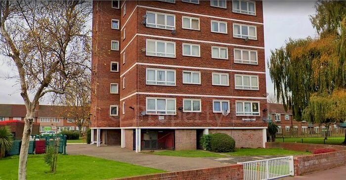 2 Bedroom Flat To Rent In Hepworth Gardens, Barking, IG11