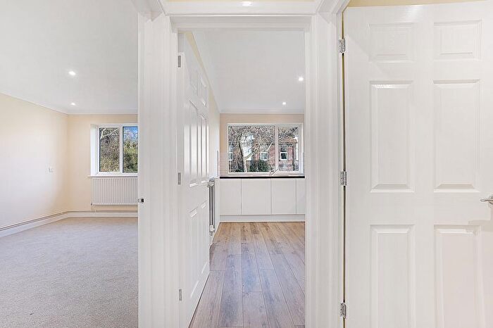 1 Bedroom Bungalow For Sale In Gorringe Avenue, South Darenth, Dartford, DA4