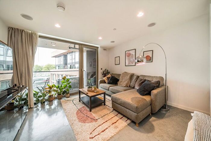 1 Bedroom Flat To Rent In Helmsley Street, London Fields, E8