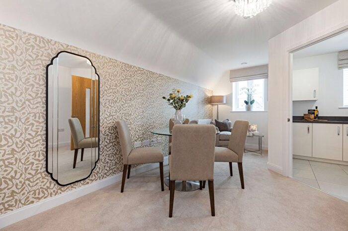 1 Bedroom Flat For Sale In Lowe House, Knebworth, SG3