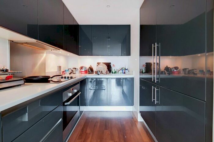 1 Bedroom Flat To Rent In Royal Carriage Mews, Woolwich, London, SE18