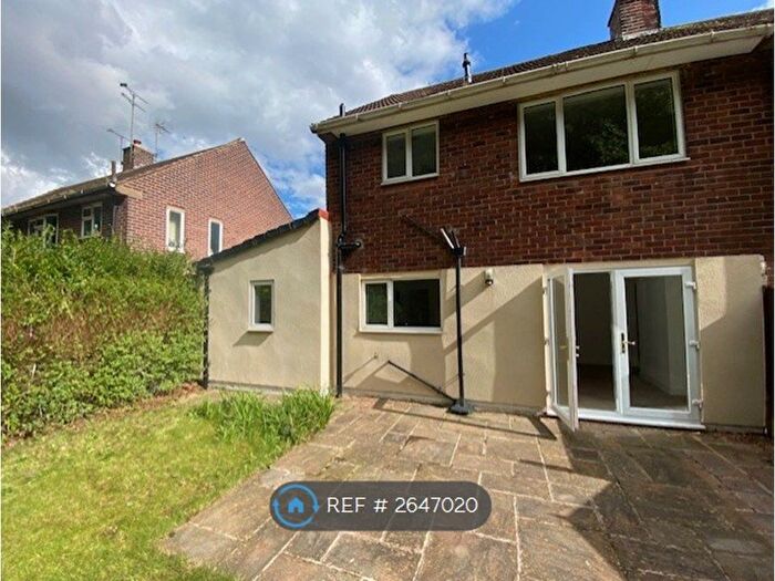 3 Bedroom Semi Detached House To Rent In Middleton Drive, Inkersall, Chesterfield, S43