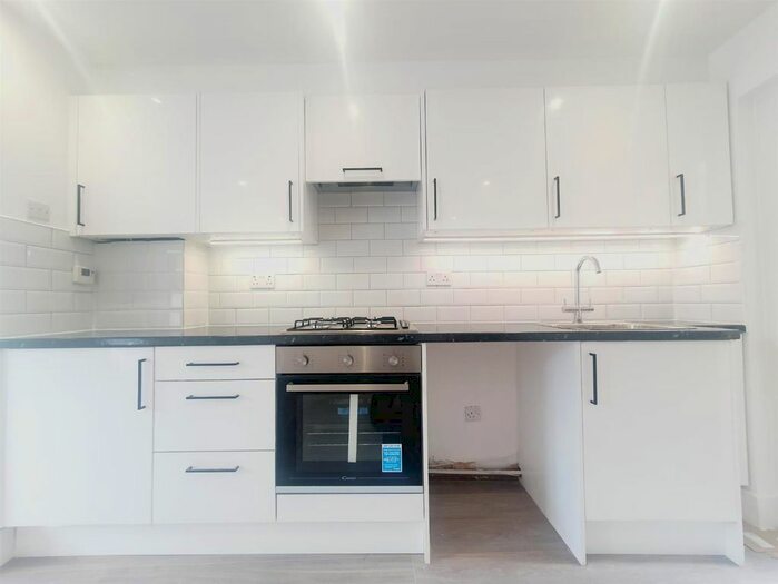 1 Bedroom Flat To Rent In Ventnor Terrace, Broad Lane, Haringey, London, N15