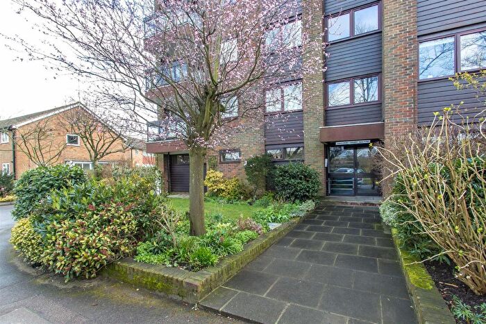 2 Bedroom Flat To Rent In Oakleigh Court, Church Lane, Oxted, RH8