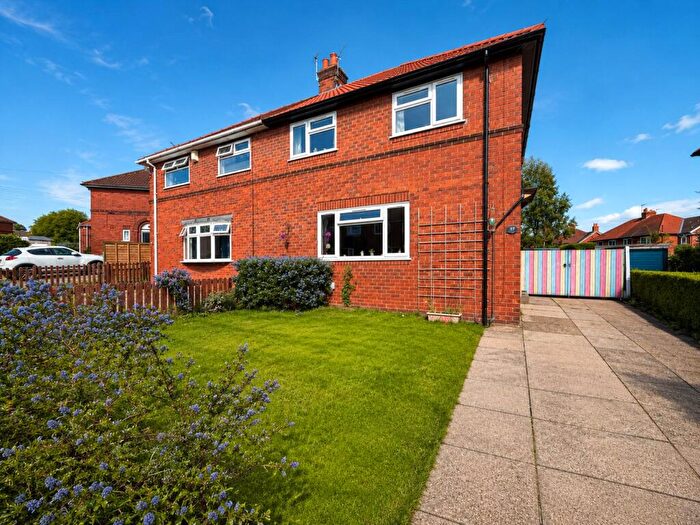 3 Bedroom Semi-Detached House For Sale In Oak Road, Garforth, Leeds, West Yorkshire, LS25