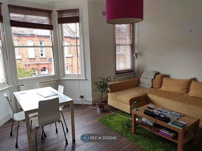 2 Bedroom Flat To Rent In Priory Park Road, London, NW6
